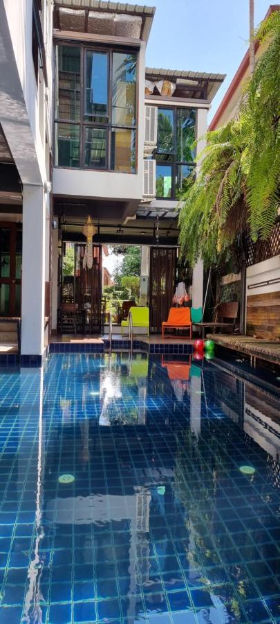 Отель 33 Poshtel (Adults Only) Чиангмай Экстерьер фото