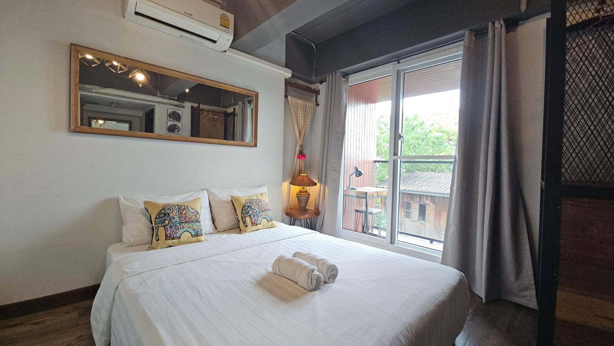 Отель 33 Poshtel (Adults Only) Чиангмай Экстерьер фото