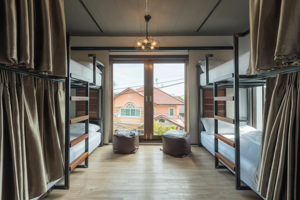 Отель 33 Poshtel (Adults Only) Чиангмай Экстерьер фото