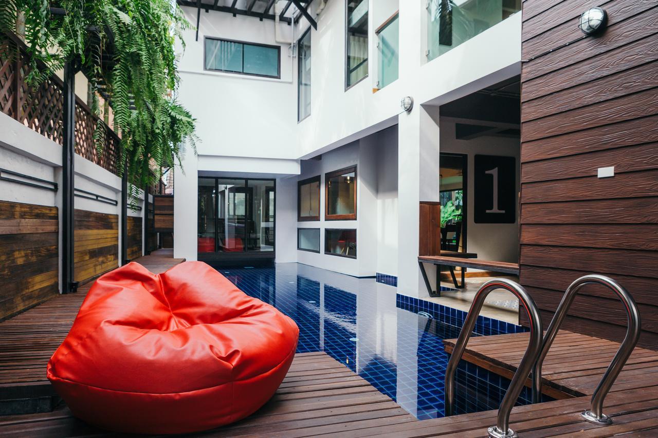 Отель 33 Poshtel (Adults Only) Чиангмай Экстерьер фото
