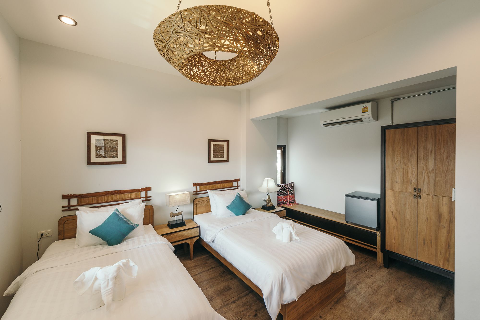 Отель 33 Poshtel (Adults Only) Чиангмай Экстерьер фото
