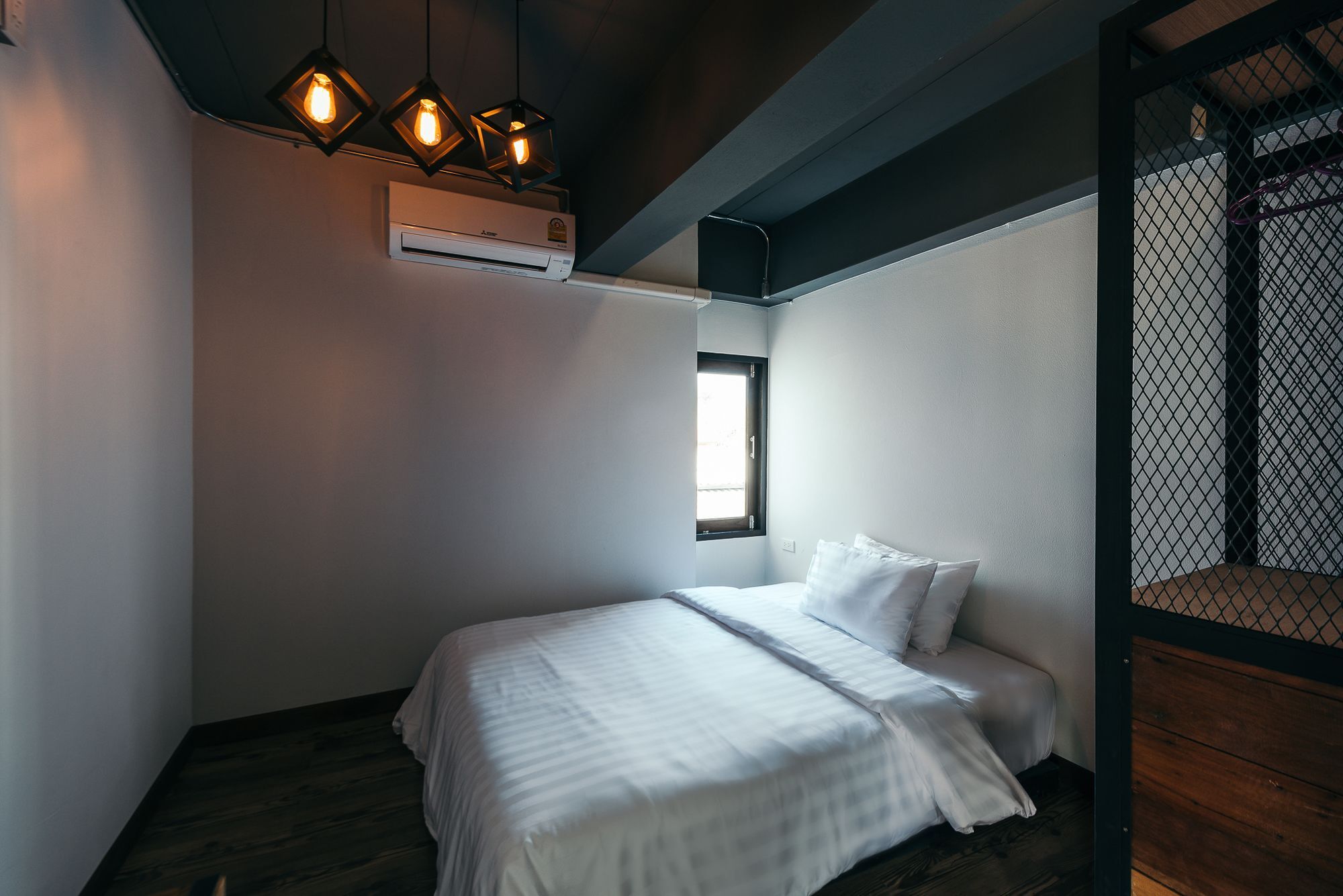 Отель 33 Poshtel (Adults Only) Чиангмай Экстерьер фото