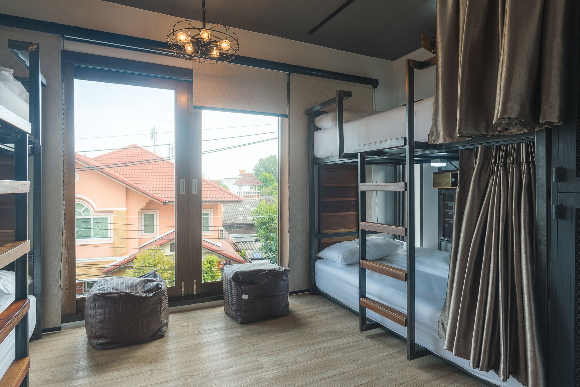 Отель 33 Poshtel (Adults Only) Чиангмай Экстерьер фото