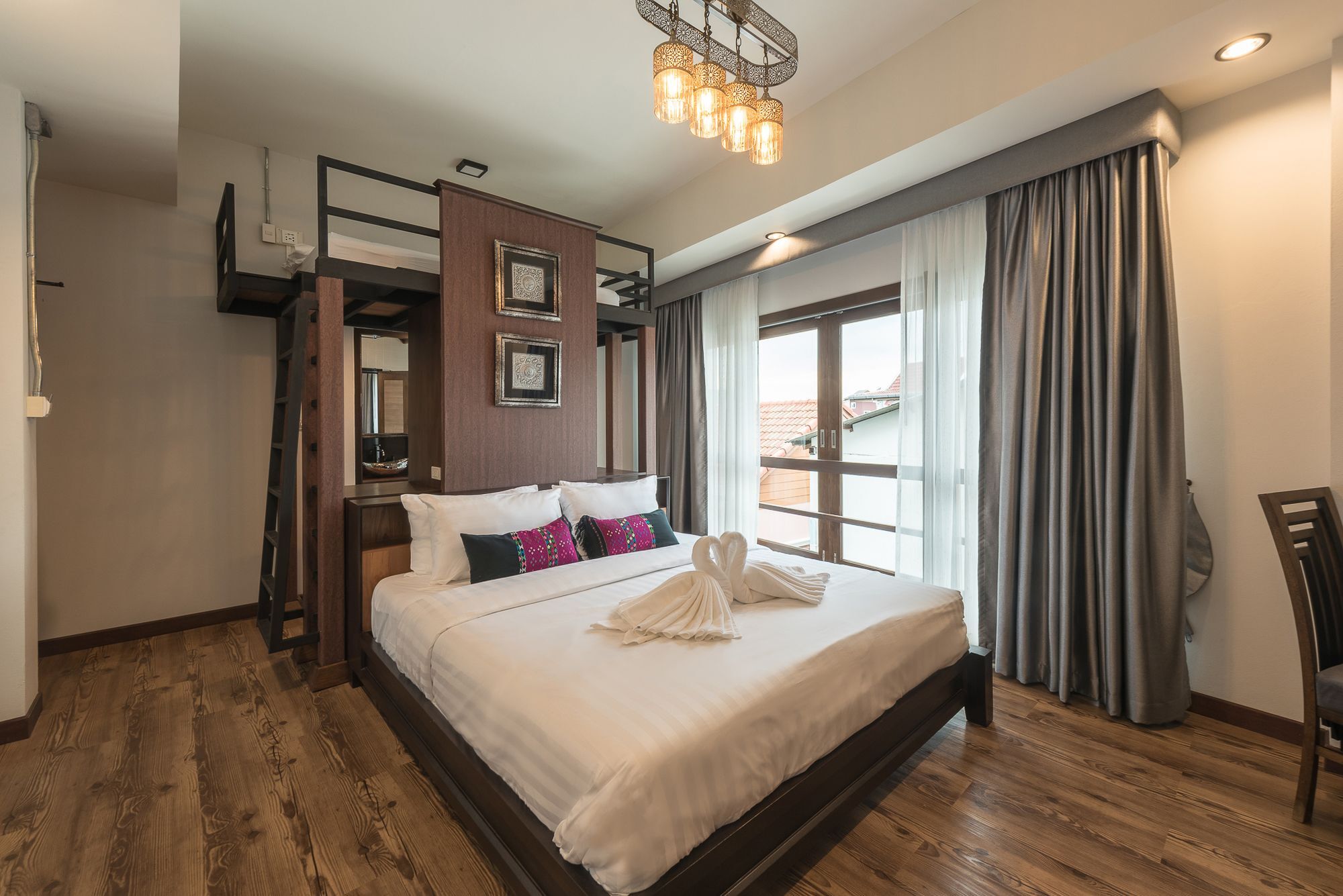Отель 33 Poshtel (Adults Only) Чиангмай Экстерьер фото