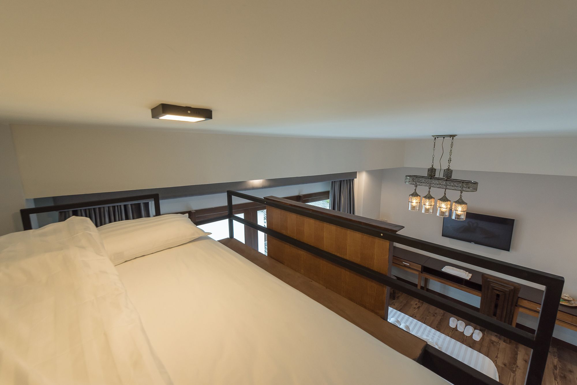 Отель 33 Poshtel (Adults Only) Чиангмай Экстерьер фото